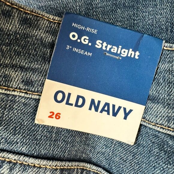 NWT Old Navy Plus Size OG Straight High Rise Denim Cuffed Shorts Distressed - 3X - Picture 4 of 9